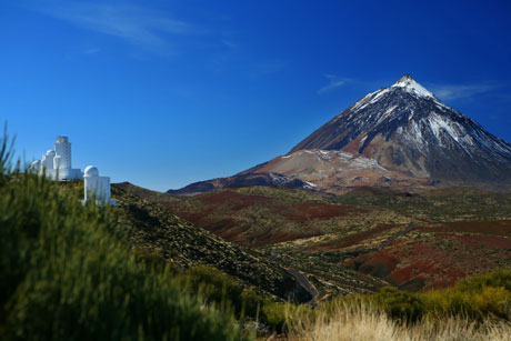 Panorama ueber sternwarte und teide berg foto