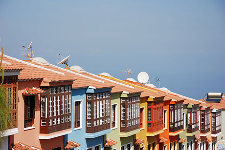 Spanish farbigen wohnhaeuser in teneriffa kanarische inseln foto