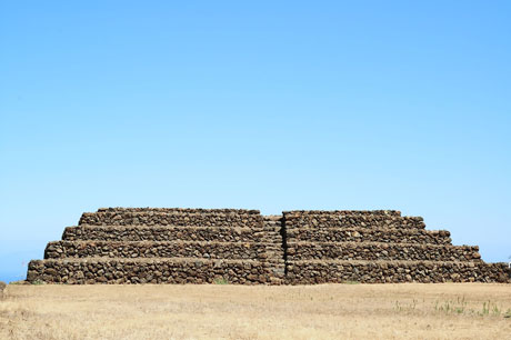 Piramides de Guimar photo